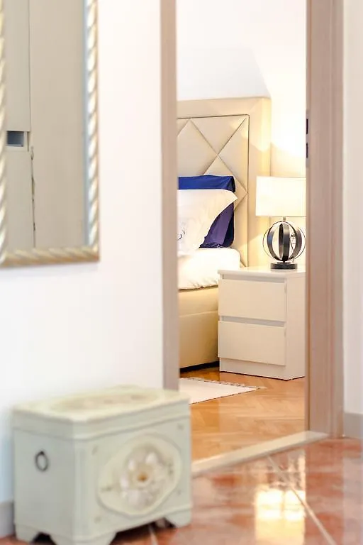 Apartment Mandalina Split